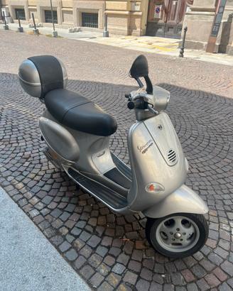 Vespa 150 et4