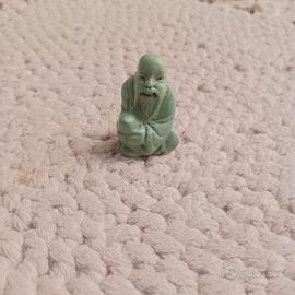 Piccola statua cinese verde in steatite