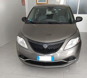 Lancia Ypsilon 1.0 FireFly 5 porte S&S Hybrid Ecoc