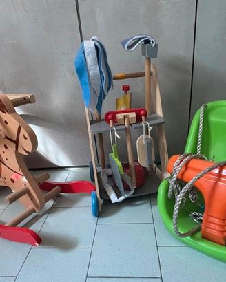 Cavallino, set pulizie, seggiolino altalena