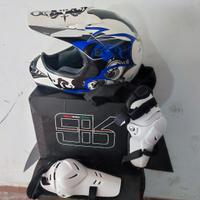  casco misura S più ginocchiere 