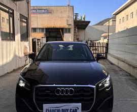 AUDI Q2 35 TDI quattro S tronic Business Plus