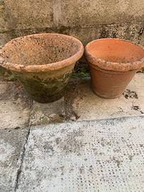 Vasi rotondi in terracotta