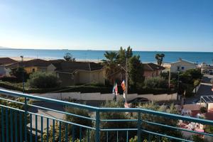 Appartamento con terrazza e vista mare