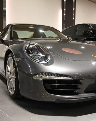 PORSCHE 911 CARRERA 4S