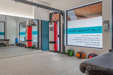 Struttura/trave professionale per sacco boxe