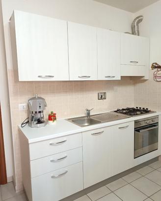 Cucina completa come nuova