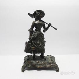 Scultura in Bronzo Raffigurante Contadina del '900