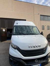 Iveco Daily 35 2.3 100kw 136cv Automatico 06/2024
