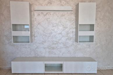 Parete attrezzata bianca 