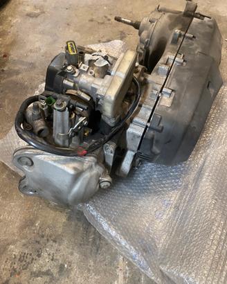 Blocco motore piaggio beverly 400 hpe
