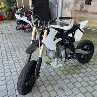 Pit bike