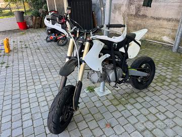 Pit bike