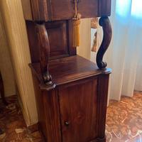 Comodino a virgola stile luigi filippo