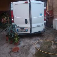 Opel Vivaro 2000 diesel coinbentato