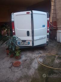 Opel Vivaro 2000 diesel coinbentato