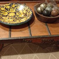 TAVOLO INDIANO IN LEGNO MASSELLO CON FINITURE IN O