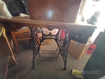 vecchia macchina da cucire adler