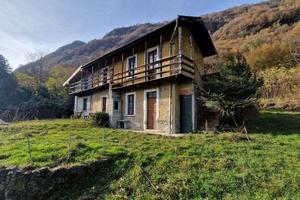 OMEGNA COLLINARE CASA INDIPENDENTE DA RISTRUTTURAR