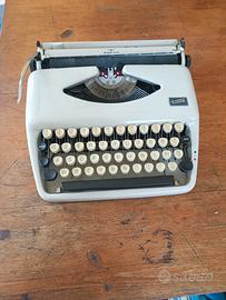 macchina da scrivere vintage 