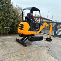 E281 Escavatore JCB 18 q allargabile