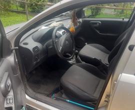 OPEL Corsa 3°serie 2005 con gancio traino