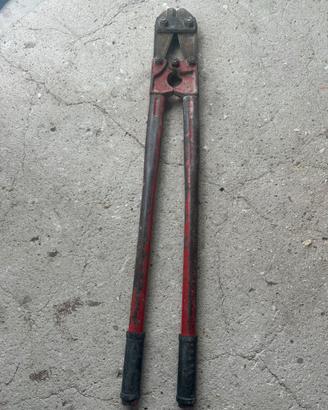 Taglia bulloni