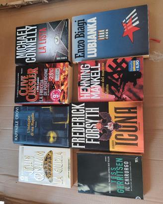 8 libri di autori vari