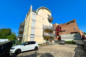 2 LOCALI A VICENZA