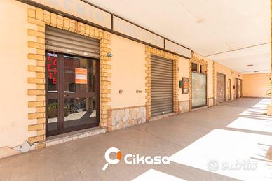 Selargius. Locale per ristorazione con cucina e fo