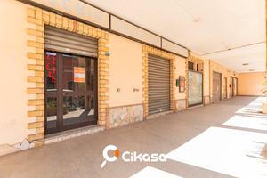 Selargius. Locale per ristorazione con cucina e fo
