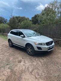 SUV VOLVO xc 60 D5 AWD anno 2011 ottime con