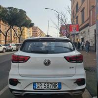auto mg zs  bianca 