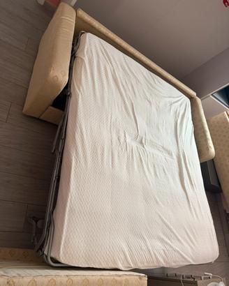 Divano letto matrimoniale con materasso