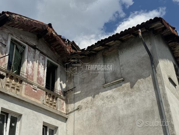 Stabile - Palazzo a San Zeno Naviglio 8 locali