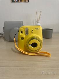 instax mini 9 giallo con borsa