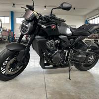 Honda CB1000R del 2021 con 9000km