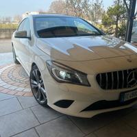 Mercedes-Benz CLA 180cdi Coupè Night Sport