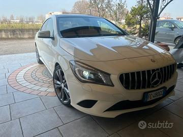 Mercedes-Benz CLA 180cdi Coupè Night Sport