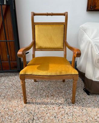 Sedia in Legno e Velluto