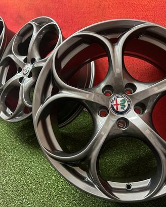 Cerchi Alfa Romeo Giulia Originali 8Jx19 - 9Jx19