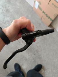 leva Shimano mt200