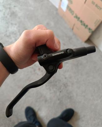 leva Shimano mt200