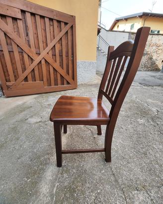  4 sedie in legno massello e lamellare.