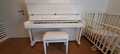 Pianoforte verticale bianco, Hermann