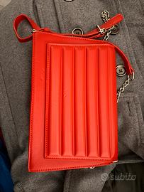 Alessia massimo borsetta rossa