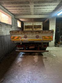 Autocarro Iveco 80/17