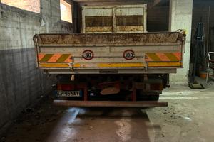 Autocarro Iveco 80/17