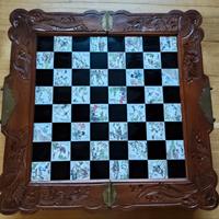 Scacchiera in legno intarsiata