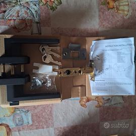 Maniglia per porte in acciaio 